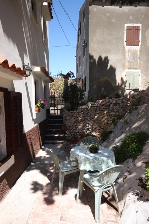 Apartments And Rooms With Parking Space Cunski, Losinj - 2498 ภายนอก รูปภาพ