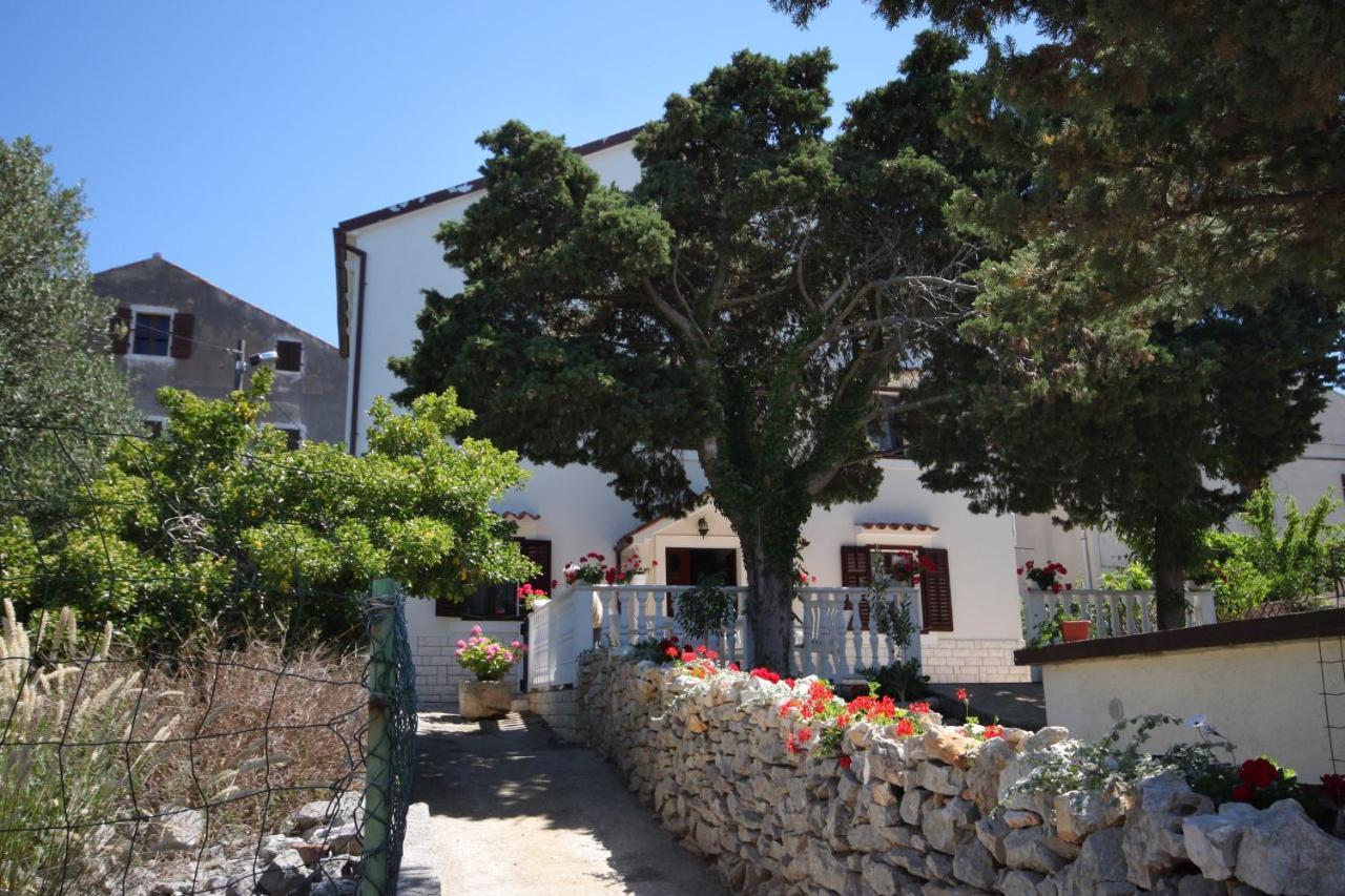 Apartments And Rooms With Parking Space Cunski, Losinj - 2498 ภายนอก รูปภาพ