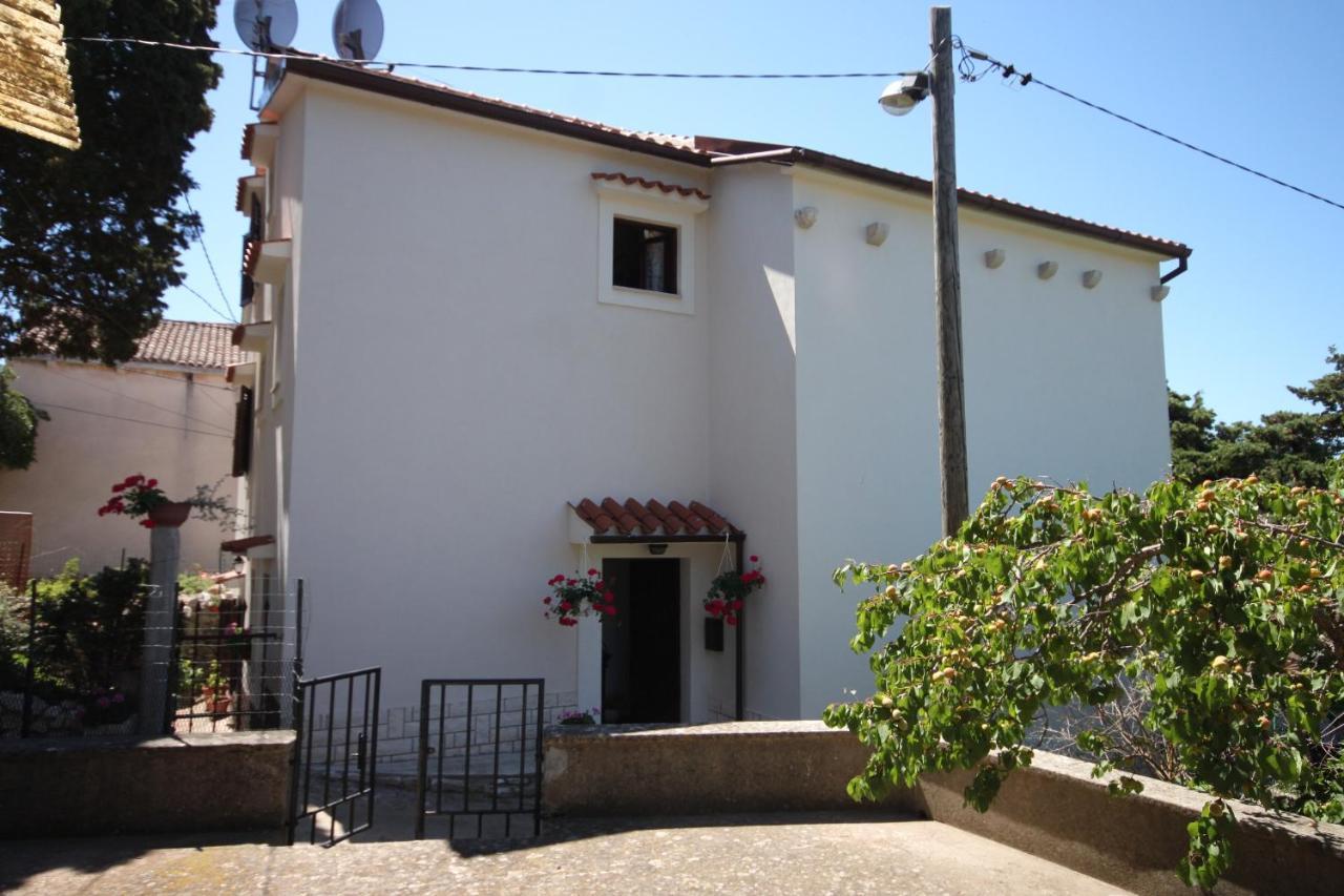 Apartments And Rooms With Parking Space Cunski, Losinj - 2498 ภายนอก รูปภาพ